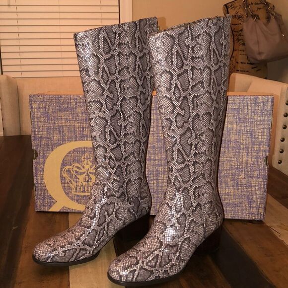 BORN snakeskin boots - Picture 1 of 5